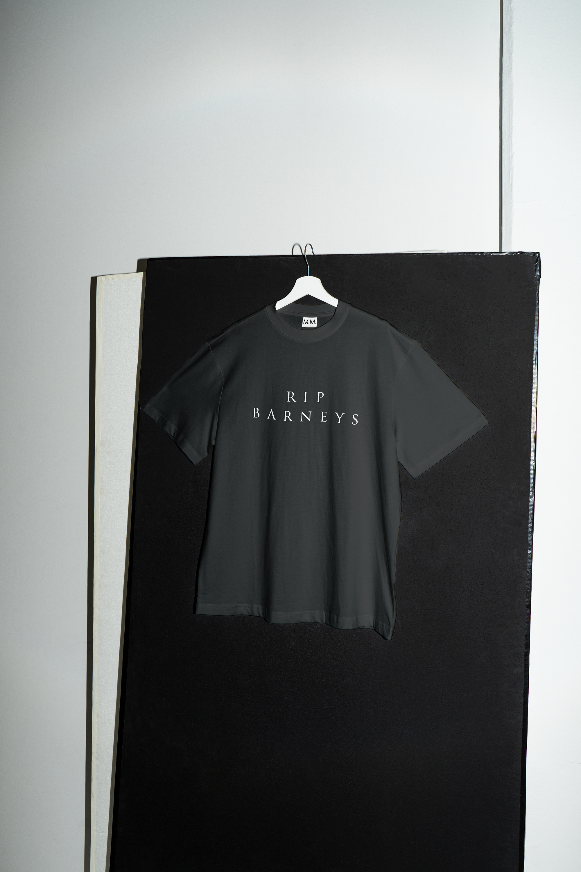 BONDDING "RIP BARNEYS" T SHIRT