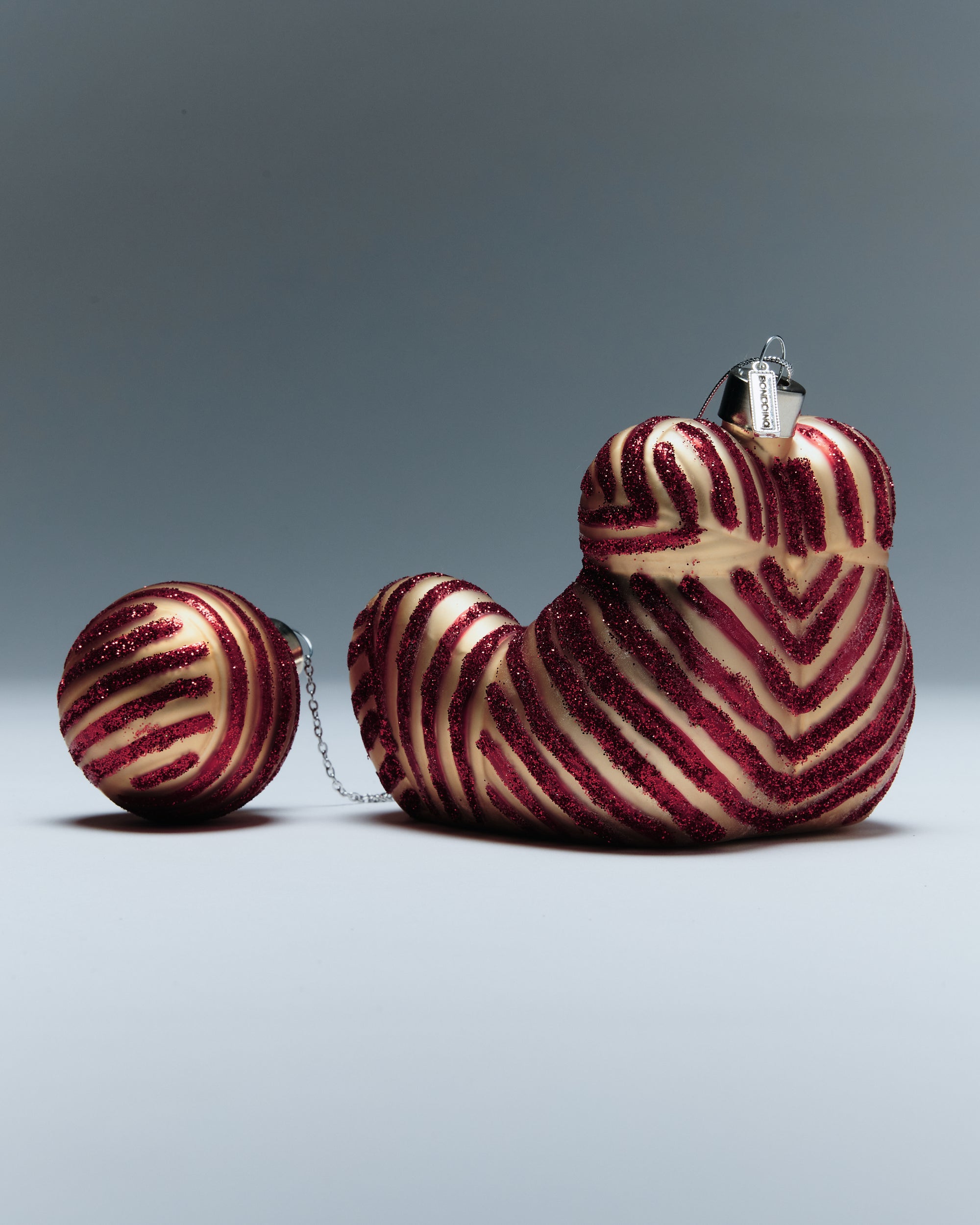 BONDDING PROTEST CHAIR ORNAMENT