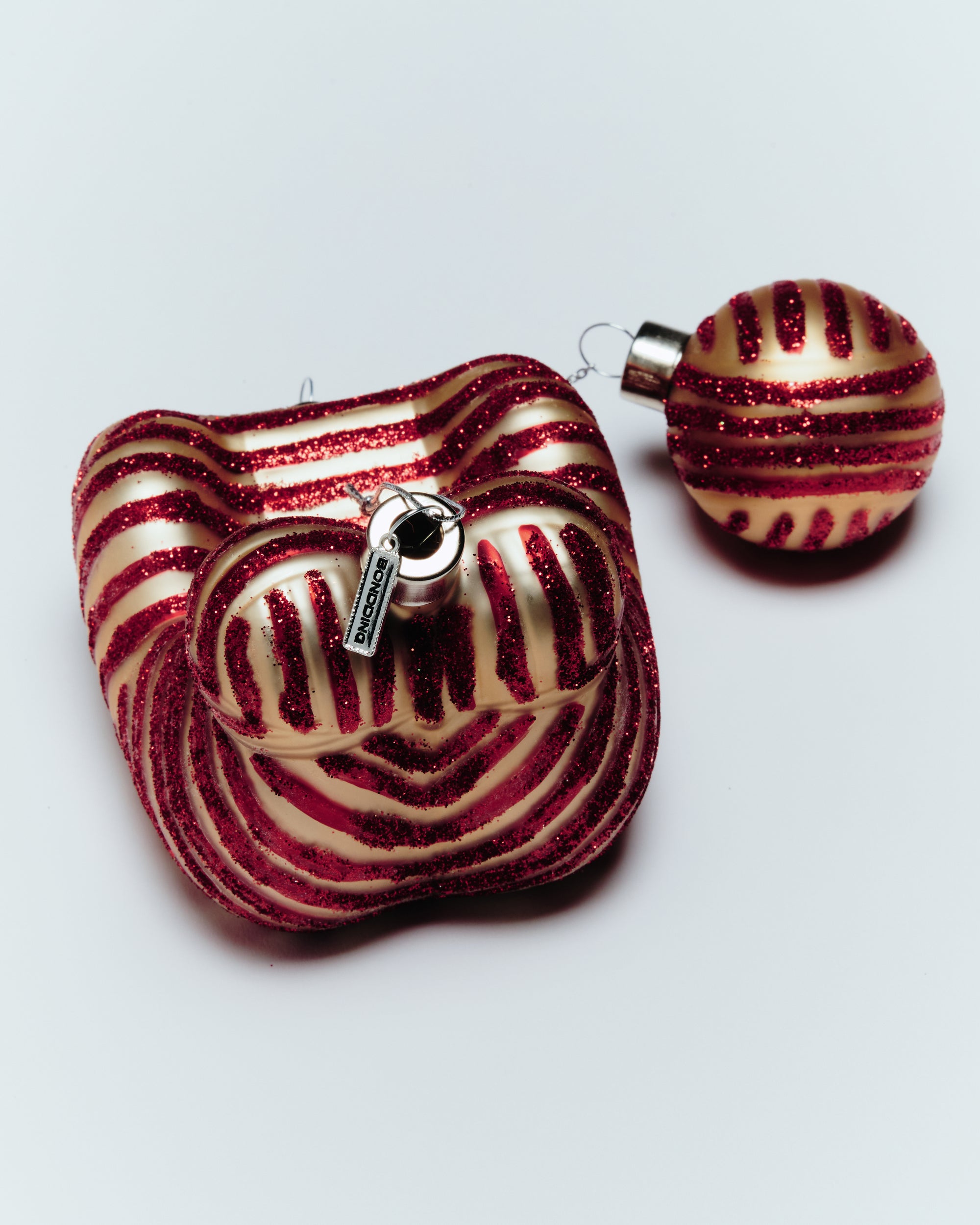 BONDDING PROTEST CHAIR ORNAMENT