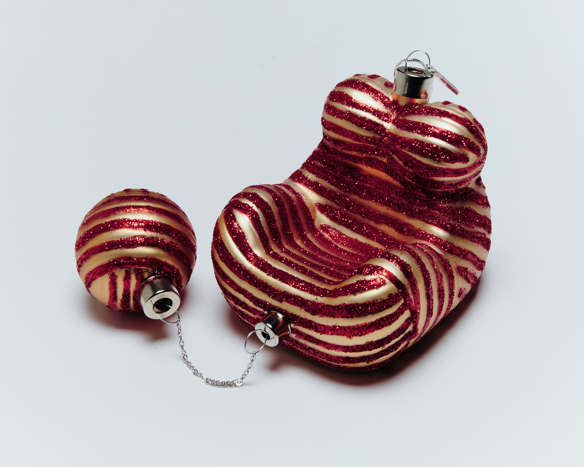 BONDDING PROTEST CHAIR ORNAMENT