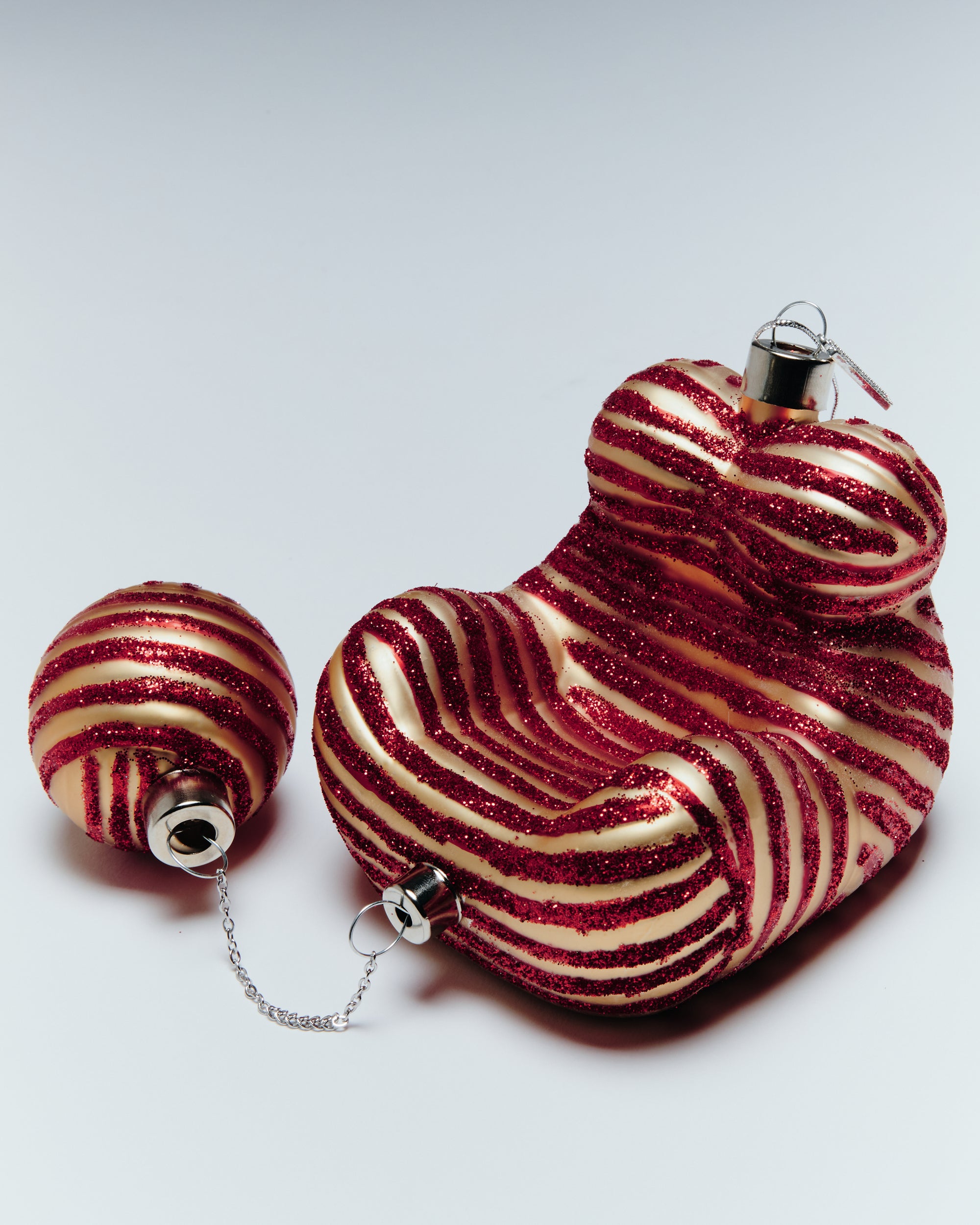 BONDDING PROTEST CHAIR ORNAMENT