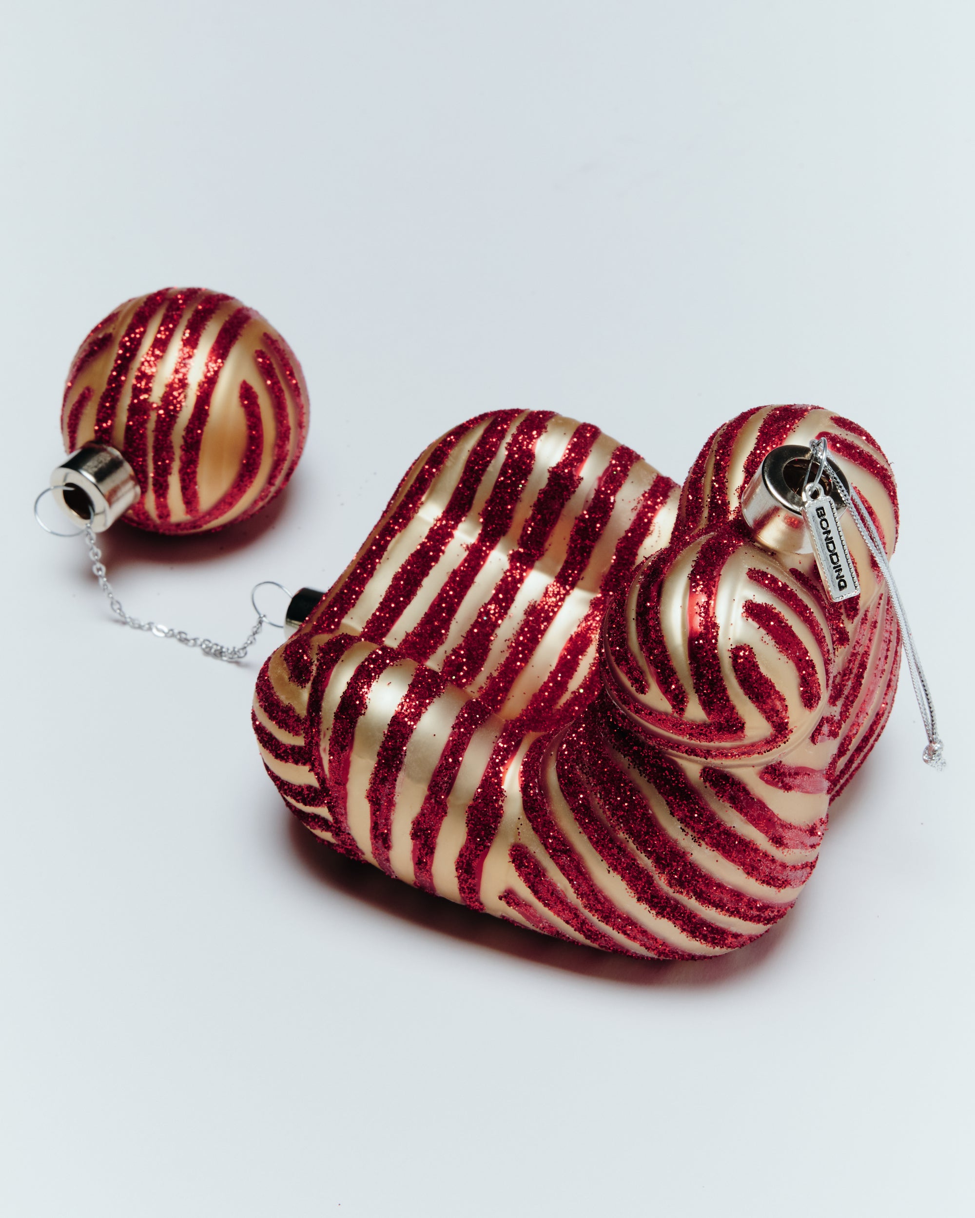 BONDDING PROTEST CHAIR ORNAMENT