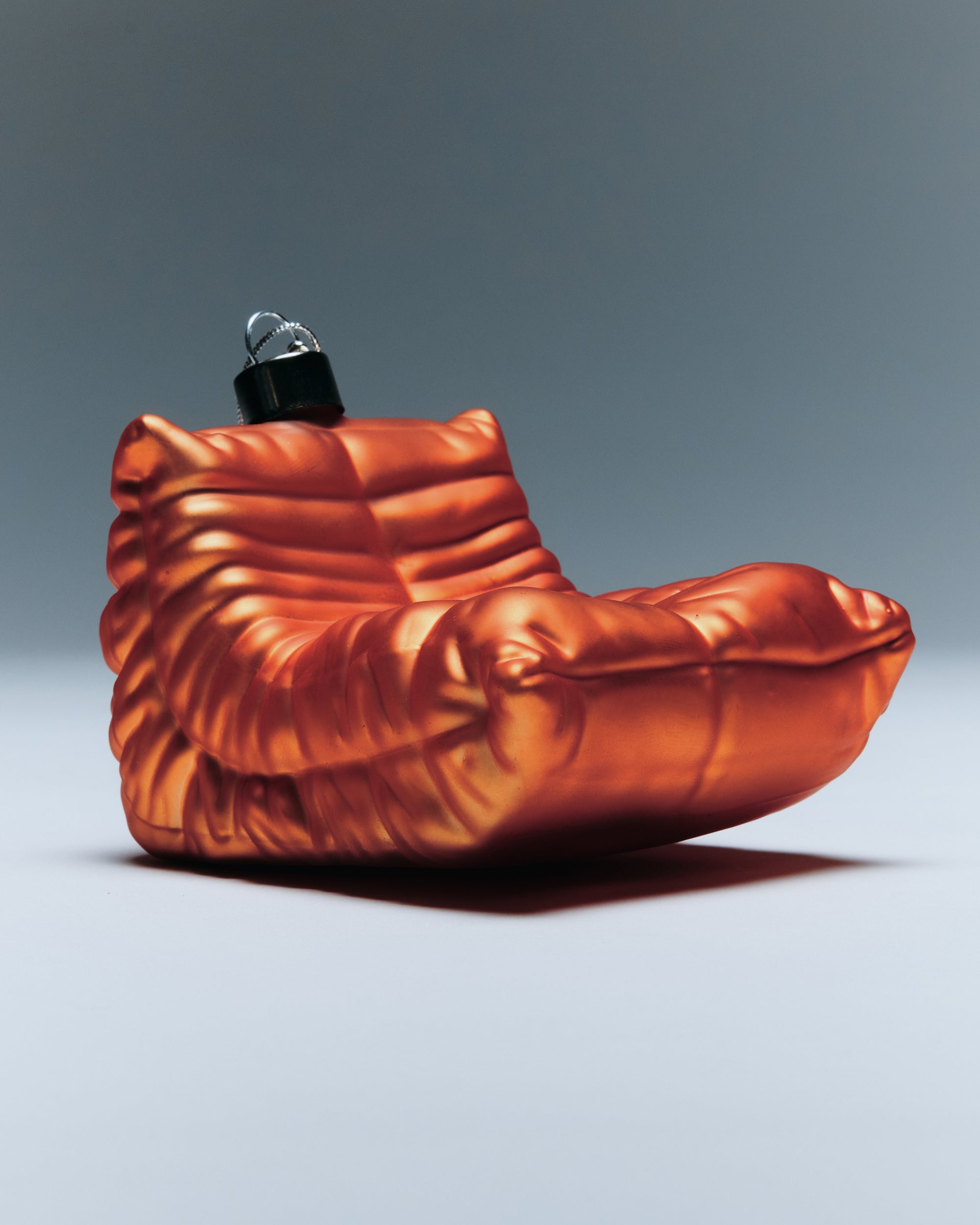 BONDDING SURRENDER CHAIR ORNAMENT