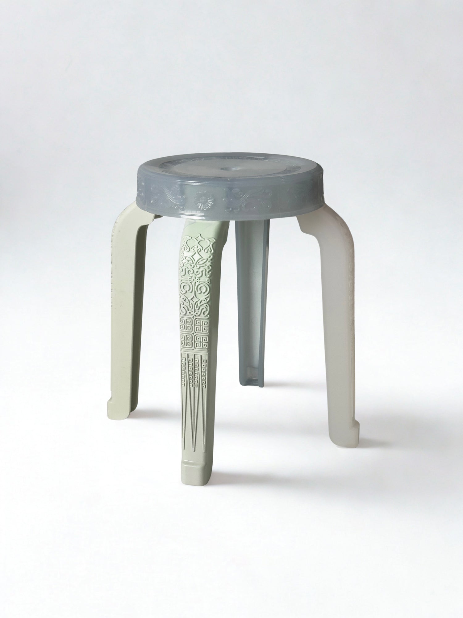 RUMBA BOR CHOEI RECYCLED PLASTIC STOOL