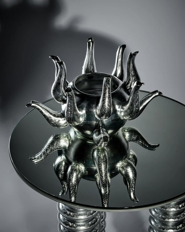 KITT.TA.KHON TULIP VASE